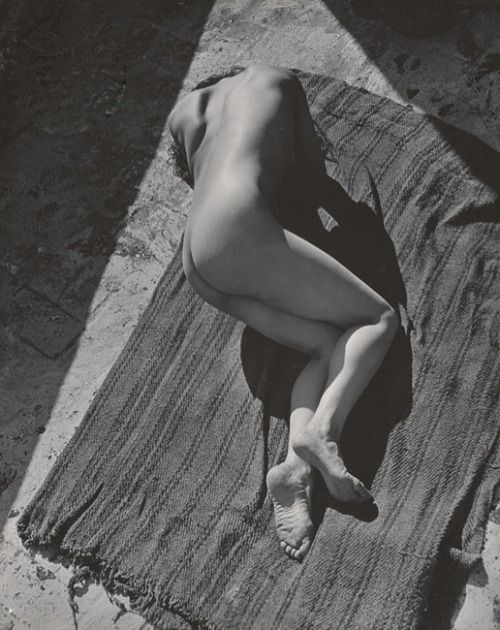 Fotó: Edward Weston: Tina Modotti, Mexico, 1924 © Weston Gallery