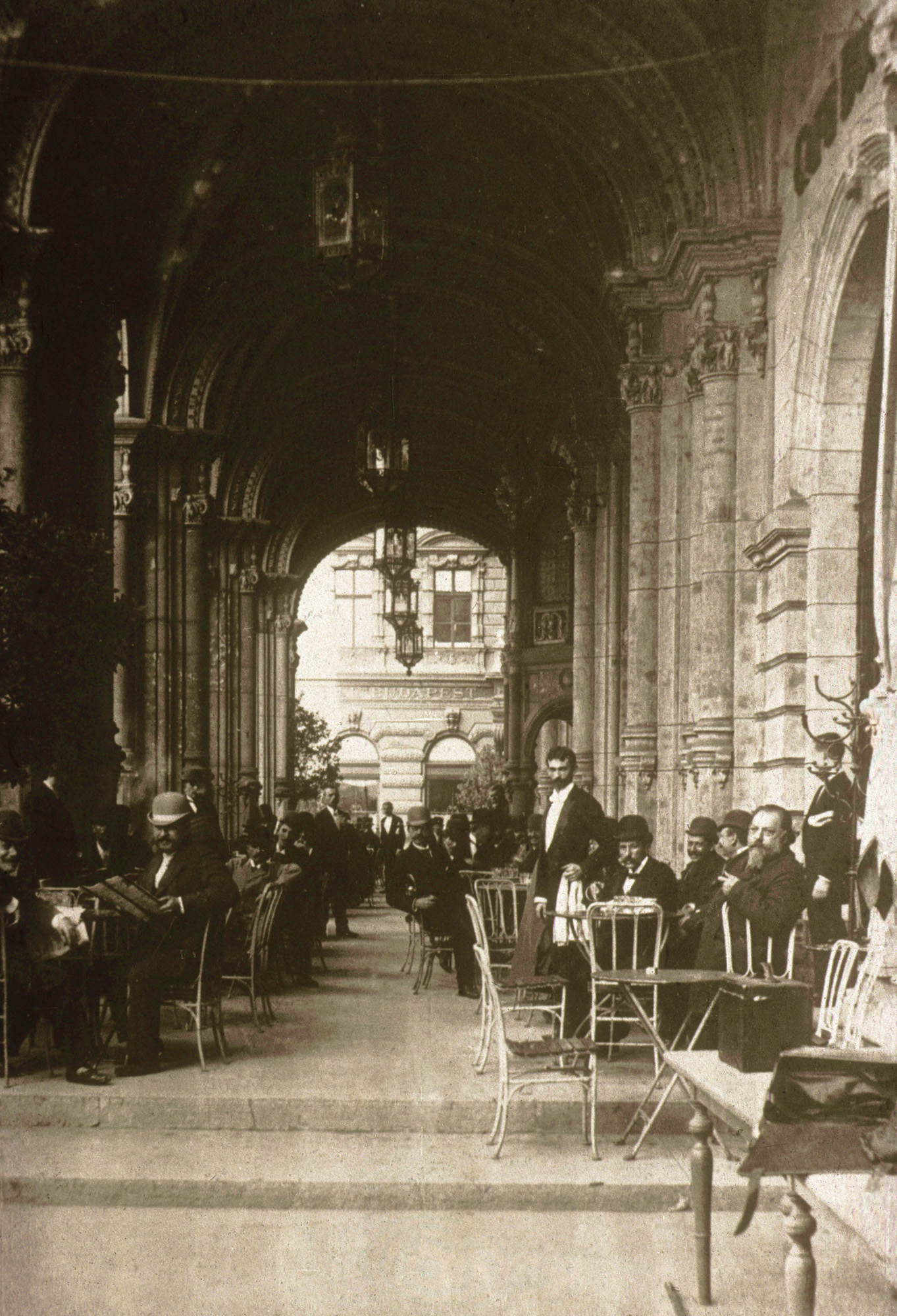 Fotó: Klösz György: A Reitter kávéház, 1896 (Kisképző Digitális Fotótár)
