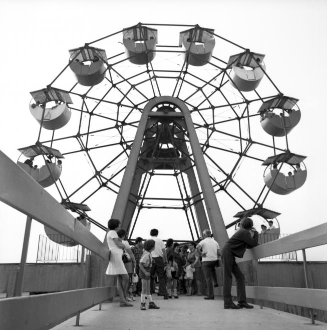 Fotó: Urbán Tamás: 1972. Magyarország, Székesfehérvár Ligetsor, Vidámpark, Óriáskerék © fortepan.hu