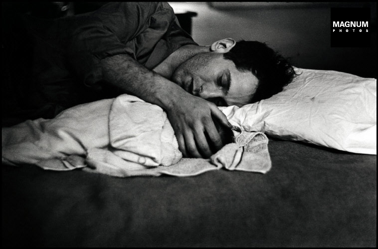 Fotó: Elliott Erwitt: Robert Frank és fia, New York, 1951 © Elliott Erwitt/Magnum Photos