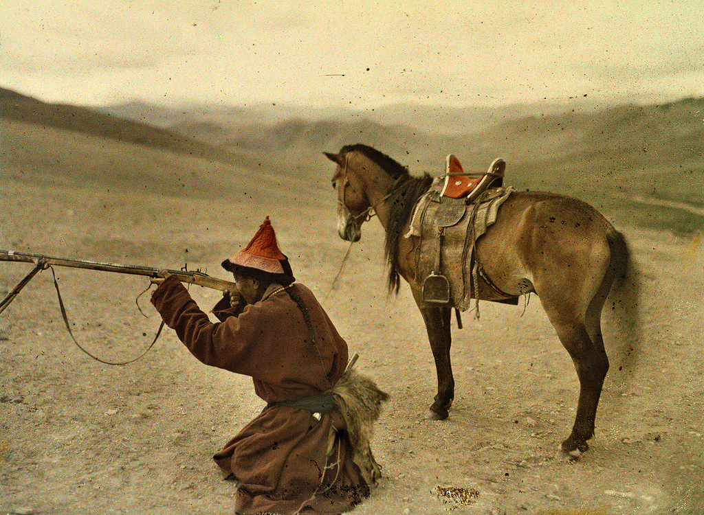 Fotó: Stéphane Passet: Vadász, Mongólia, 1913. július © Wikimedia Commons