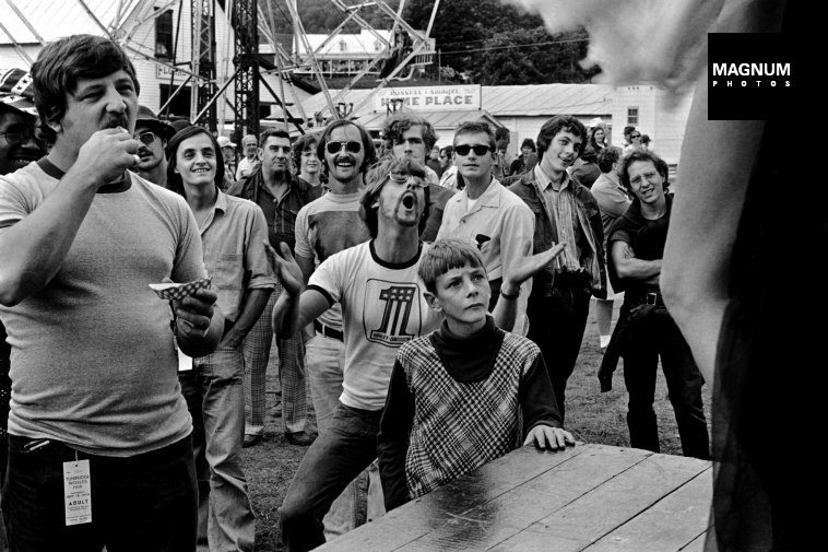 Fotó: Susan Meiselas: Tunbridge, Vermont. Délutáni kedvcsináló, 1974 © Susan Meiselas/Magnum Photos