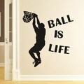 "A kosárlabdát..."