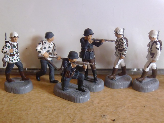 Tigris fogságban - Wehrmacht figurák 1:72 méretben - Figurák
