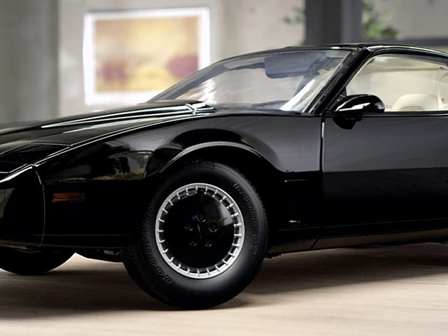 Építsd meg K.I.T.T.-et – A Knight Rider legendája most a tiéd lehet!