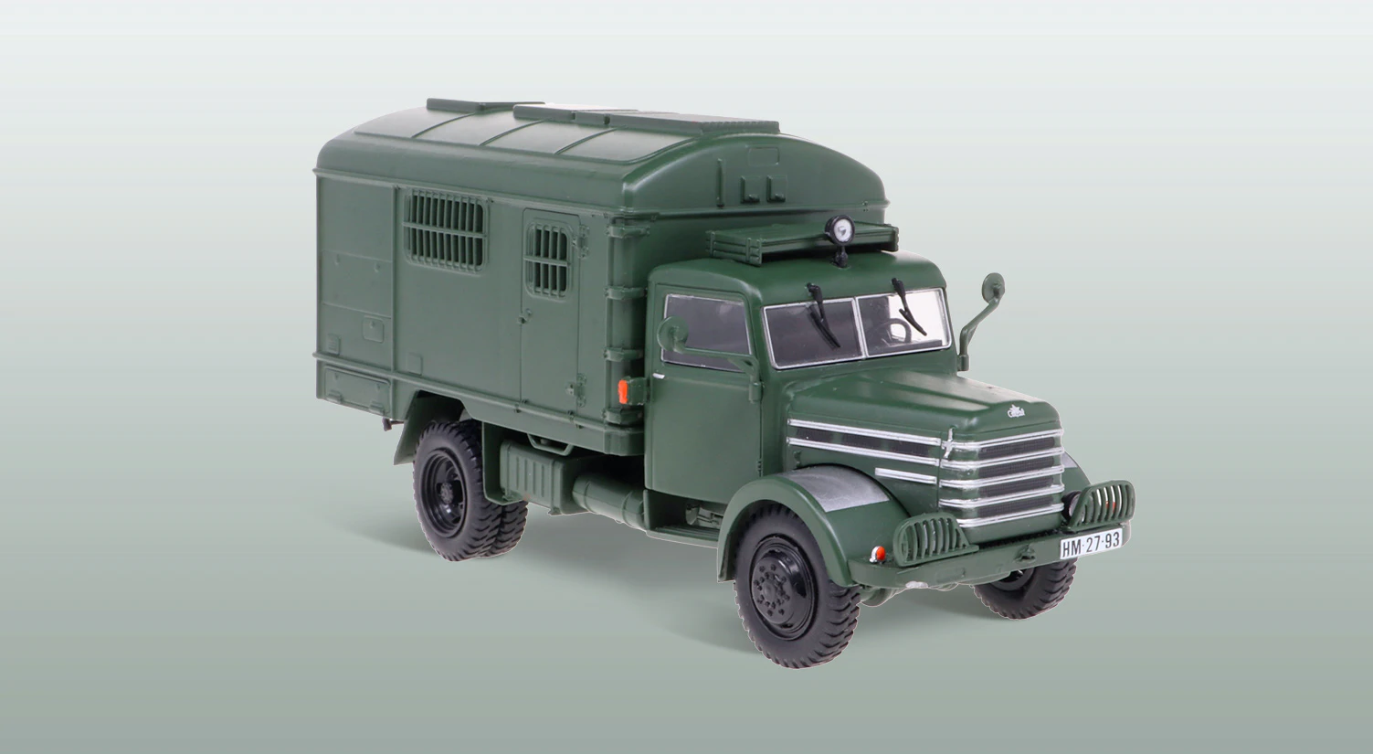CSEPEL D-344 + Füzet - A Magyar Honvédség jelentős mennyiségben vásárolt Csepel D-344-s teherautókat egy időben, amelyet eredetileg 1963-ban, a Lipcsei Vásáron mutattak be. Az összkerékhajtású teherautó egészen 1975-ig volt sorozatgyártásban, ennek köszönhetően még napjainkban is akadnak belőle jó állapotban megőrzött példányok.  