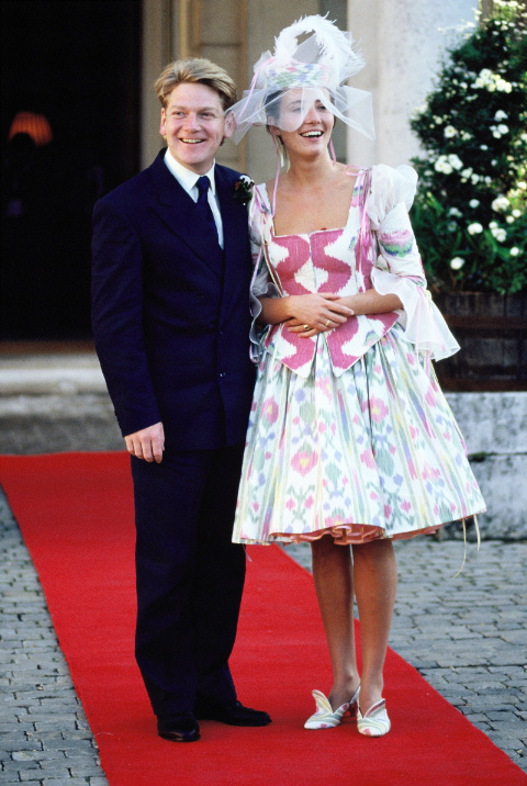 1466284104-1466198328-1989-emma-thompson-and-kenneth-branagh-wedding-dress.jpg