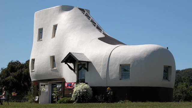 Haines-Shoe-House-Pennsylvania.jpg