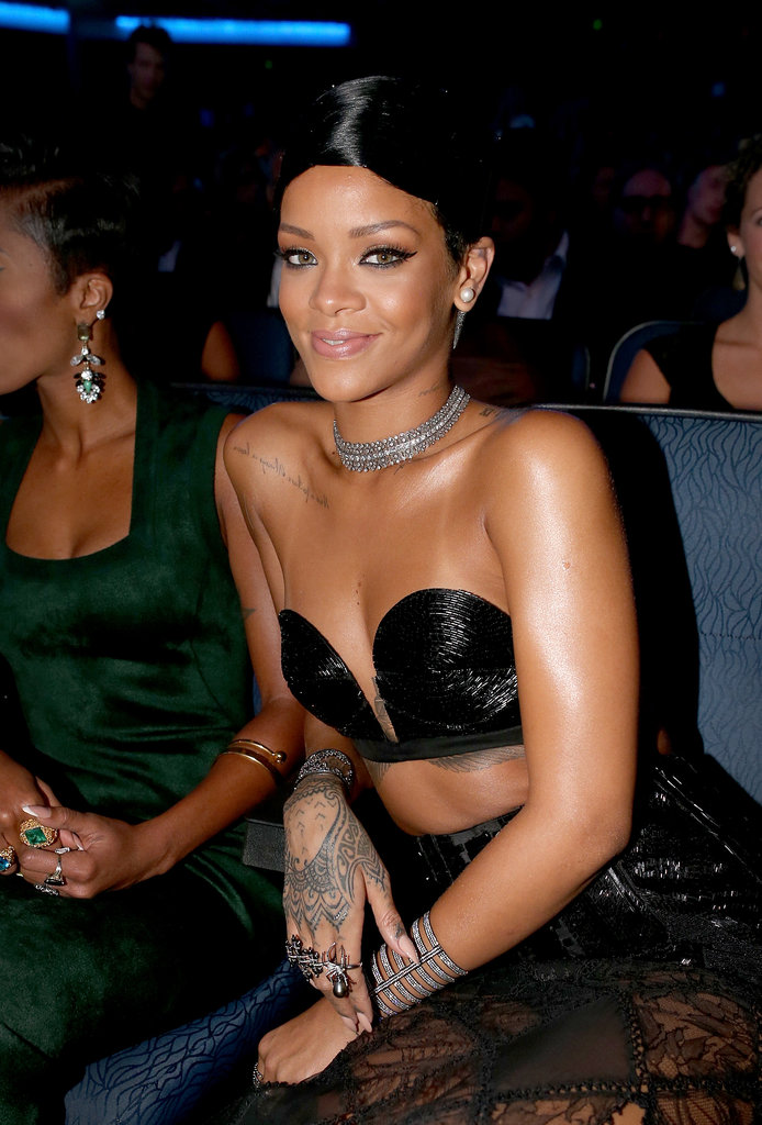 Rihanna-American-Music-Awards.jpg