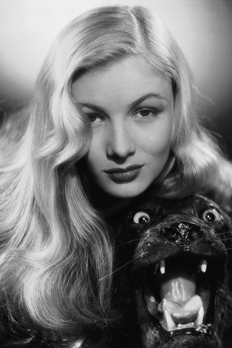 1942_Veronica_Lake.jpg