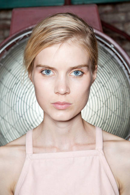 10-elle-yigal-azrouel-spring-2013-rtw-011-de-beauty-lgn.jpg