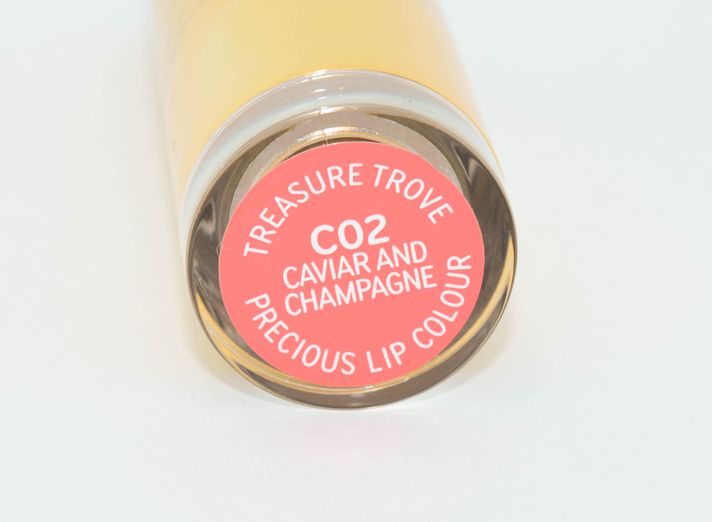 catrice_treasure_trove_lipstick_c02_caviar_and_champagn_6.jpg