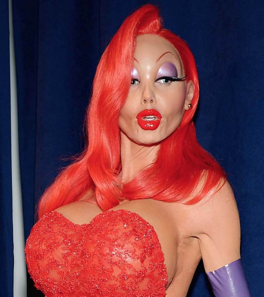 heidi-klum-halloween-2015-jessica-rabbit-10.png