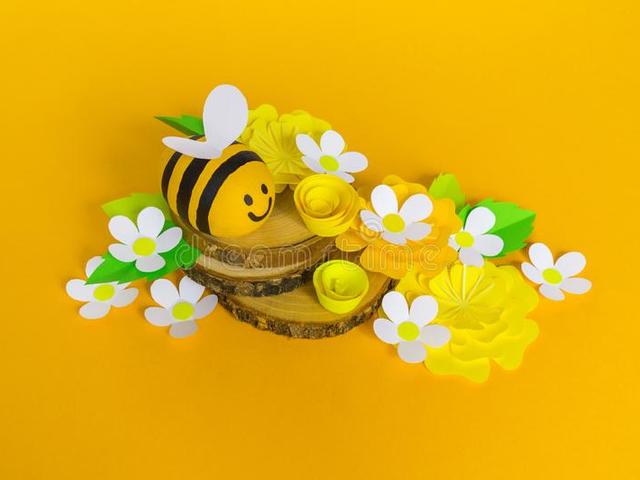 Húsvéti Tojásfestés - Méhecske és virágok