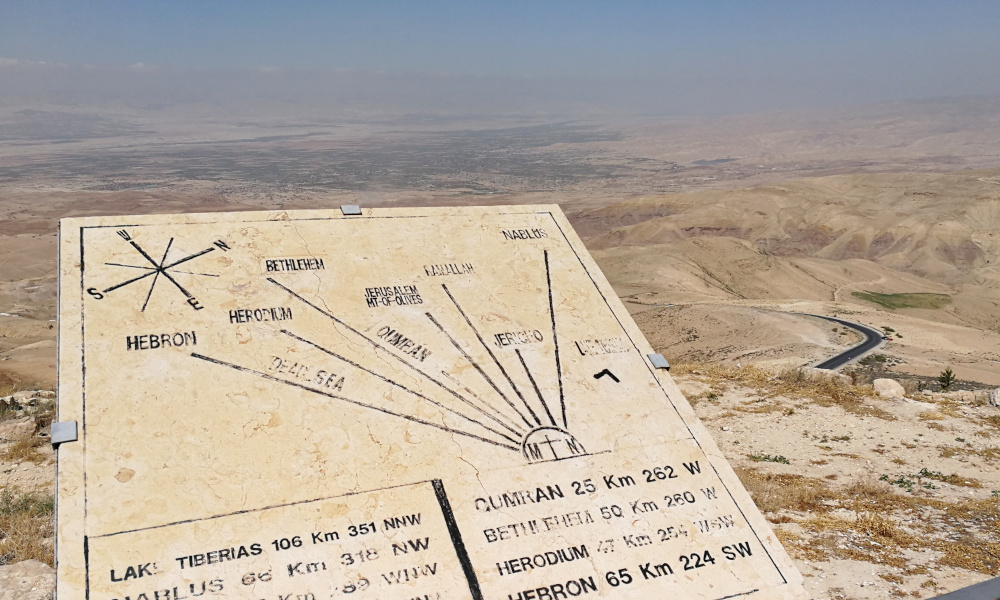 nebo-hegy_biblia_tejjel_mezzel_folyo_kanaan.jpg