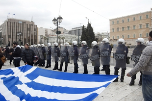Van értelme újra kisegíteni a görögöket?