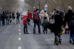 Magyarországon nincs is menekültprobléma − Ilyen ország pedig nincs CDVII.