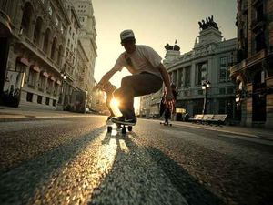 Surfing the city - Madrid Longboard