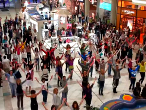 A magyarok is tudnak lazák lenni – hazai és külföldi flashmob körkép