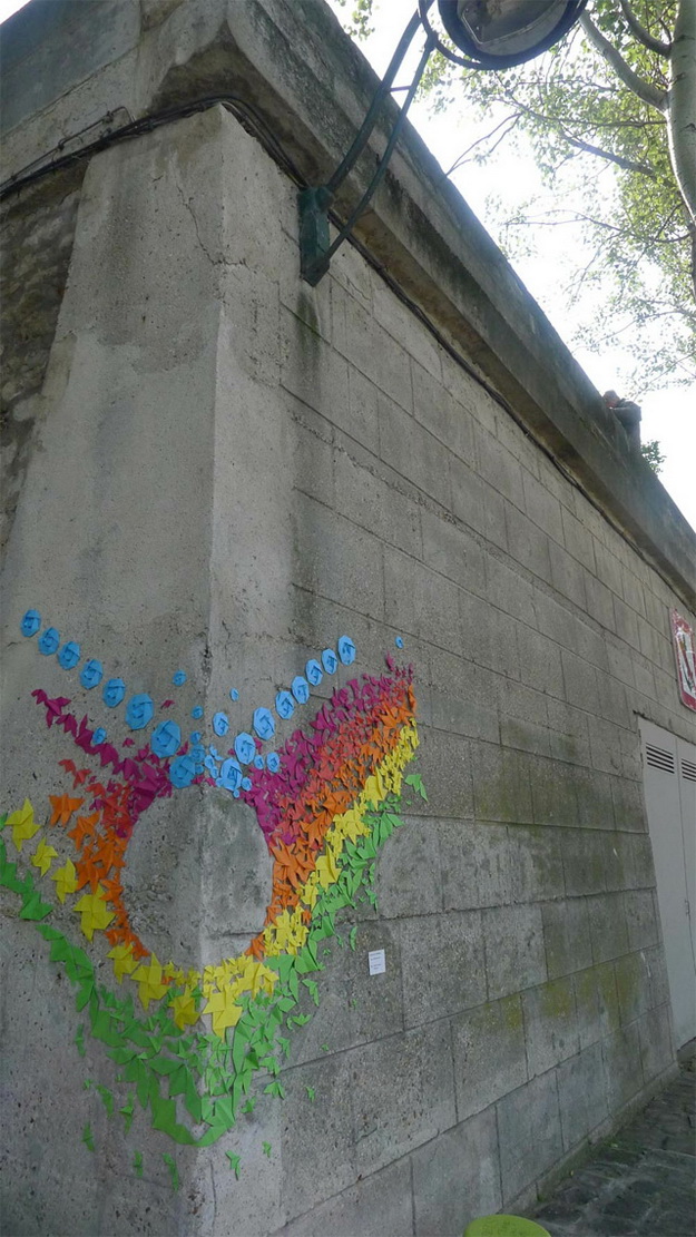 Origami street art a szivárvány jegyében