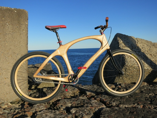 wooden-bike-by-nic-roberts-1-580x435.png