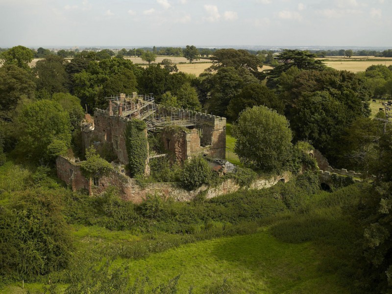 Astley-Castle-01-800x600.jpg