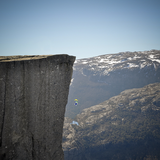 xBase-Jumper.jpg.pagespeed.ic.QOf1KRTx1y.jpg