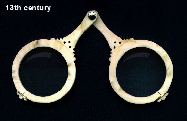 eyeglasses04 13th century.jpg