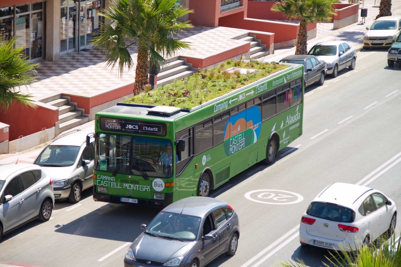 Bus-rooftop-garden-1.jpg