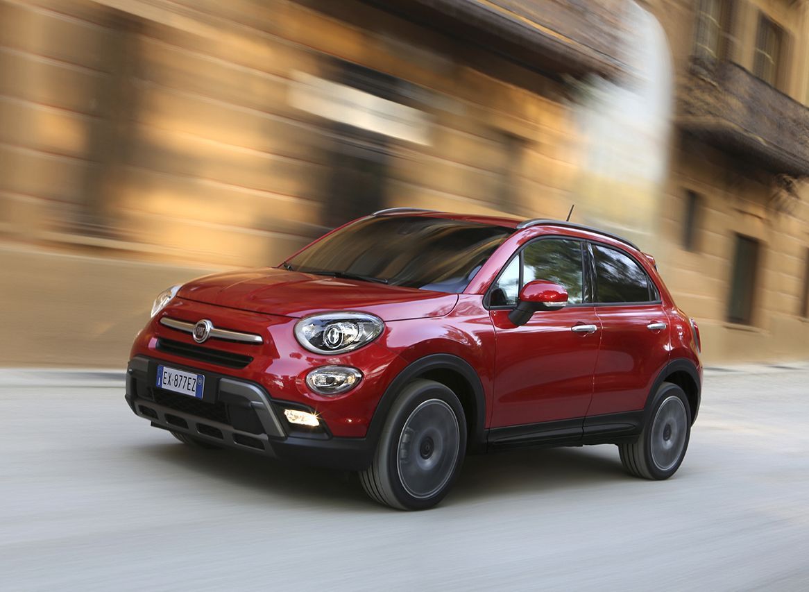 141110_fiat_08_fiat-500x-cross.jpg