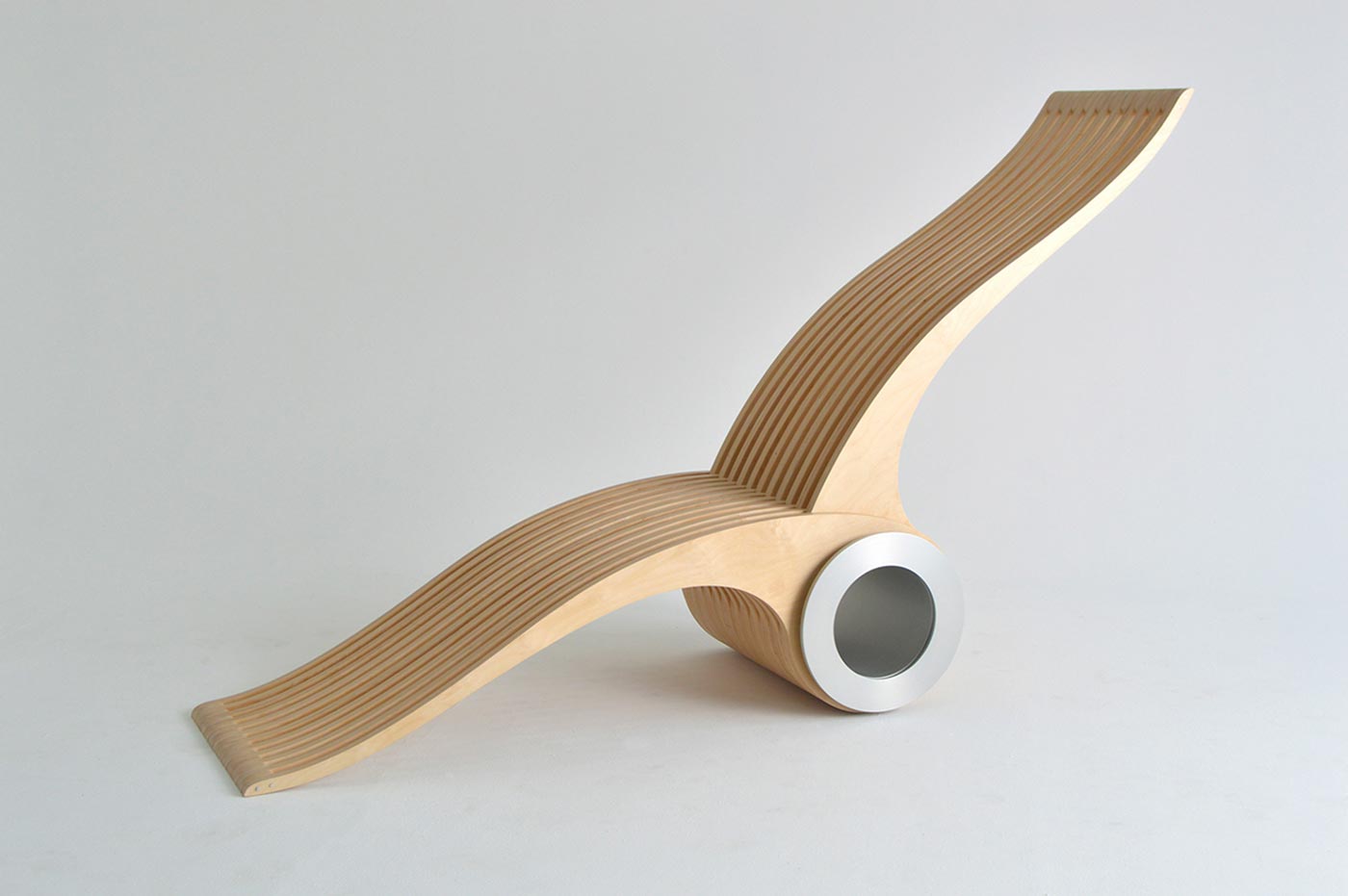 exocet-a-versatile-and-ergonomic-chair-by-designarium-10.jpg
