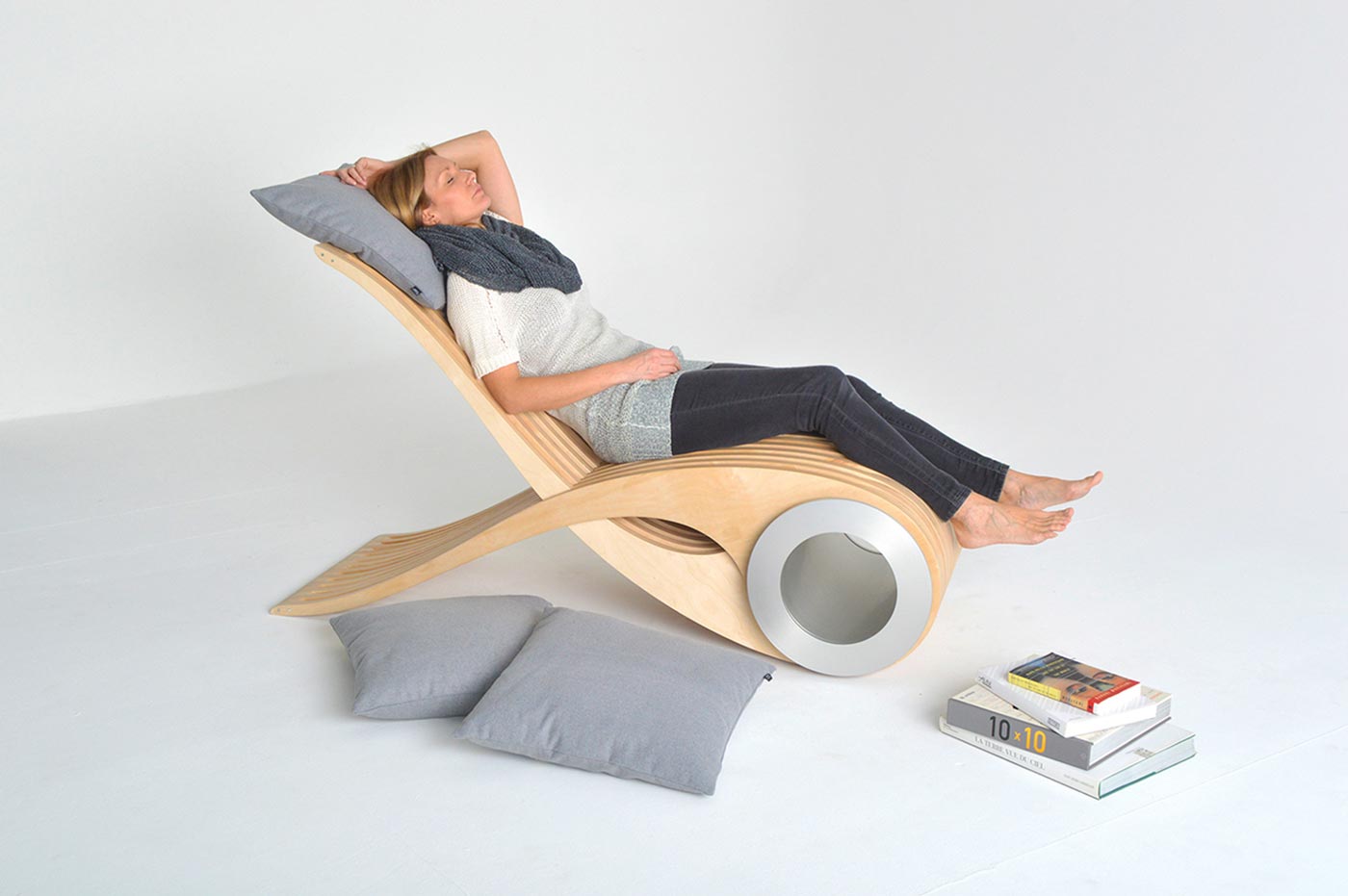 exocet-a-versatile-and-ergonomic-chair-by-designarium-3.jpg