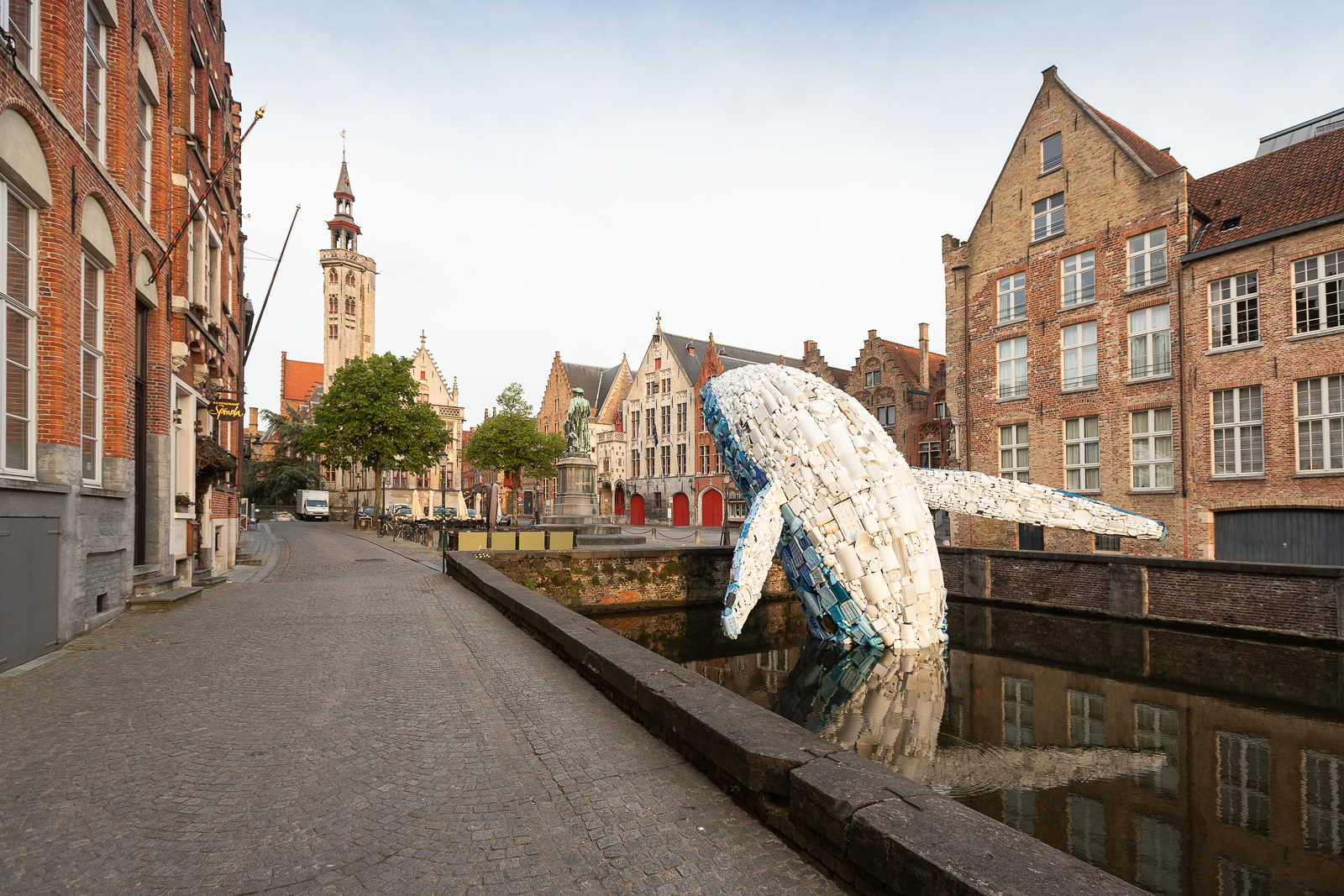 bruges_whale01.jpg