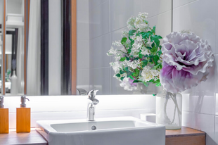 5 remek ötlet, ha ablak nélküli fürdőszobát rendezel be