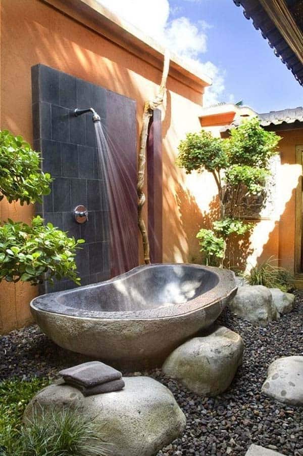 awesome-outdoor-bathrooms-01-1-kindesign.jpg