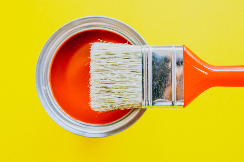 paint-can-with-paint-brush-repairs-isolated.jpg
