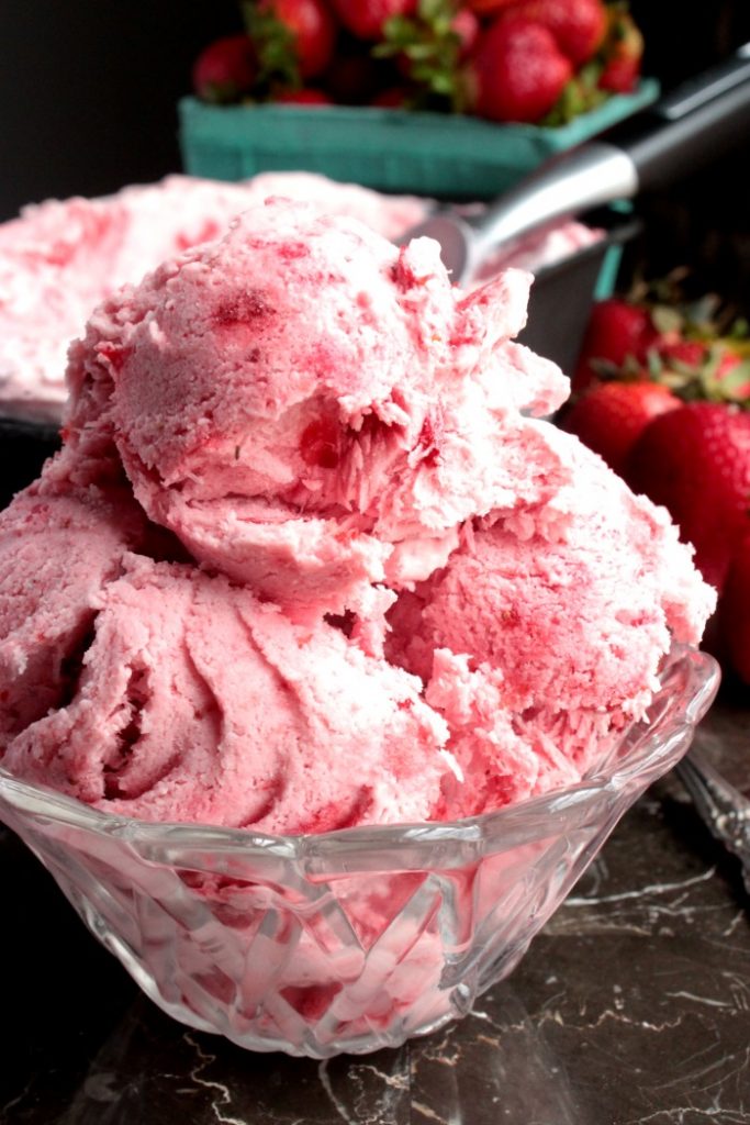 fresh-strawberry-ice-cream-5-683x1024.jpg