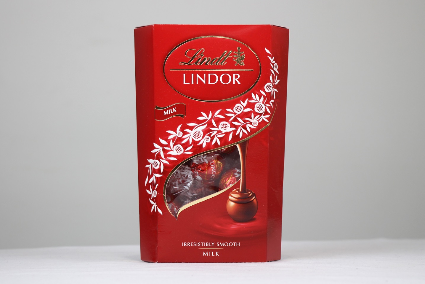 lindt_lindor_milk.JPG