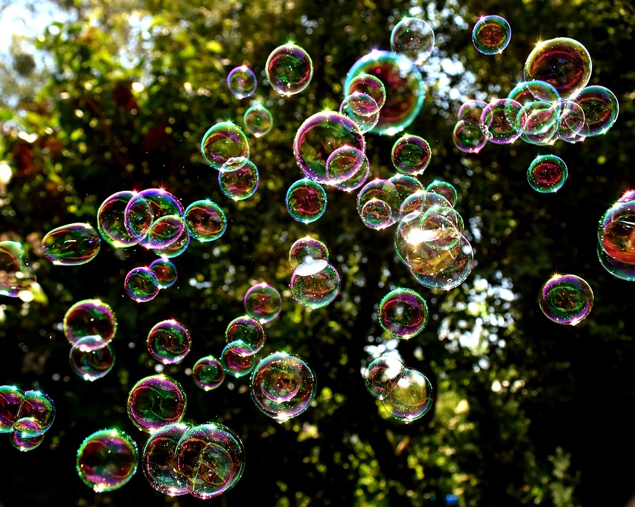 soap-bubbles-2405969_960_720.jpg