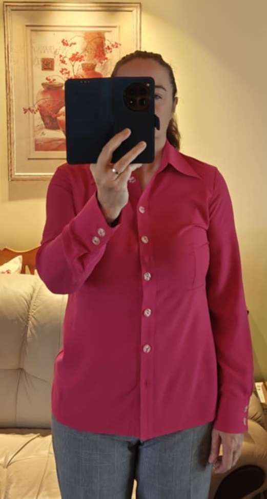 pink_mell_alatt_elvagott_bluz.jpg