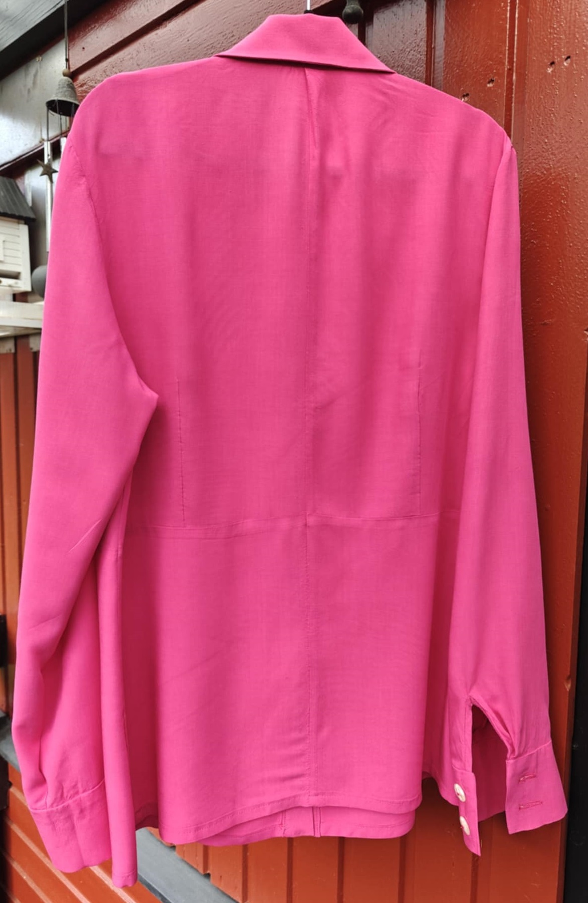 pink_mell_alatt_elvagott_bluz_hata.jpg