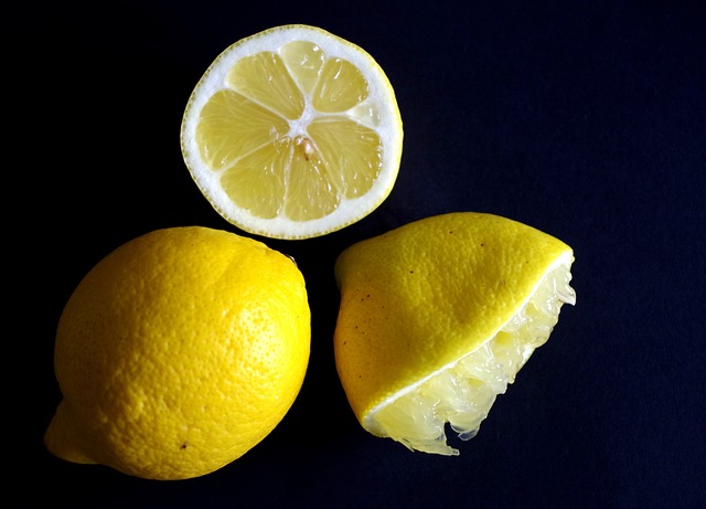 lemon-4012432_640.jpg