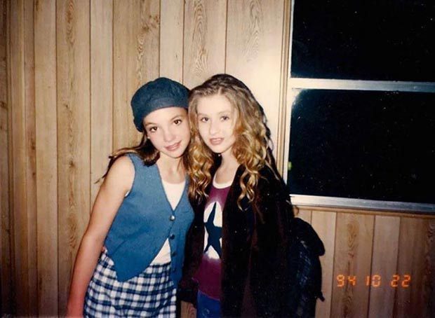 A 13 éves Britney Spears és a 14 éves Christina Aguilera, 1994-ben, a Disney-s hőskorukban
