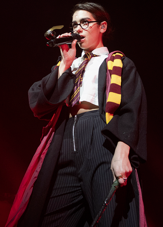 Dua Lipa Harry Potterként lépett fel