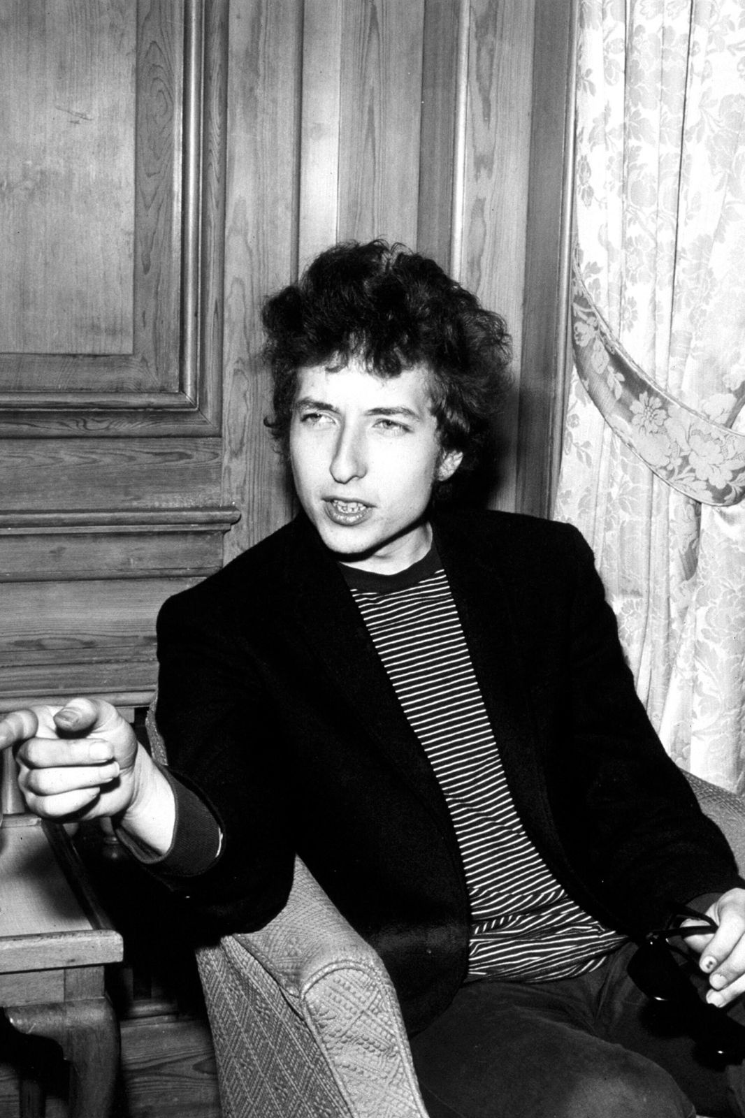 Bob Dylan megfejti a világot