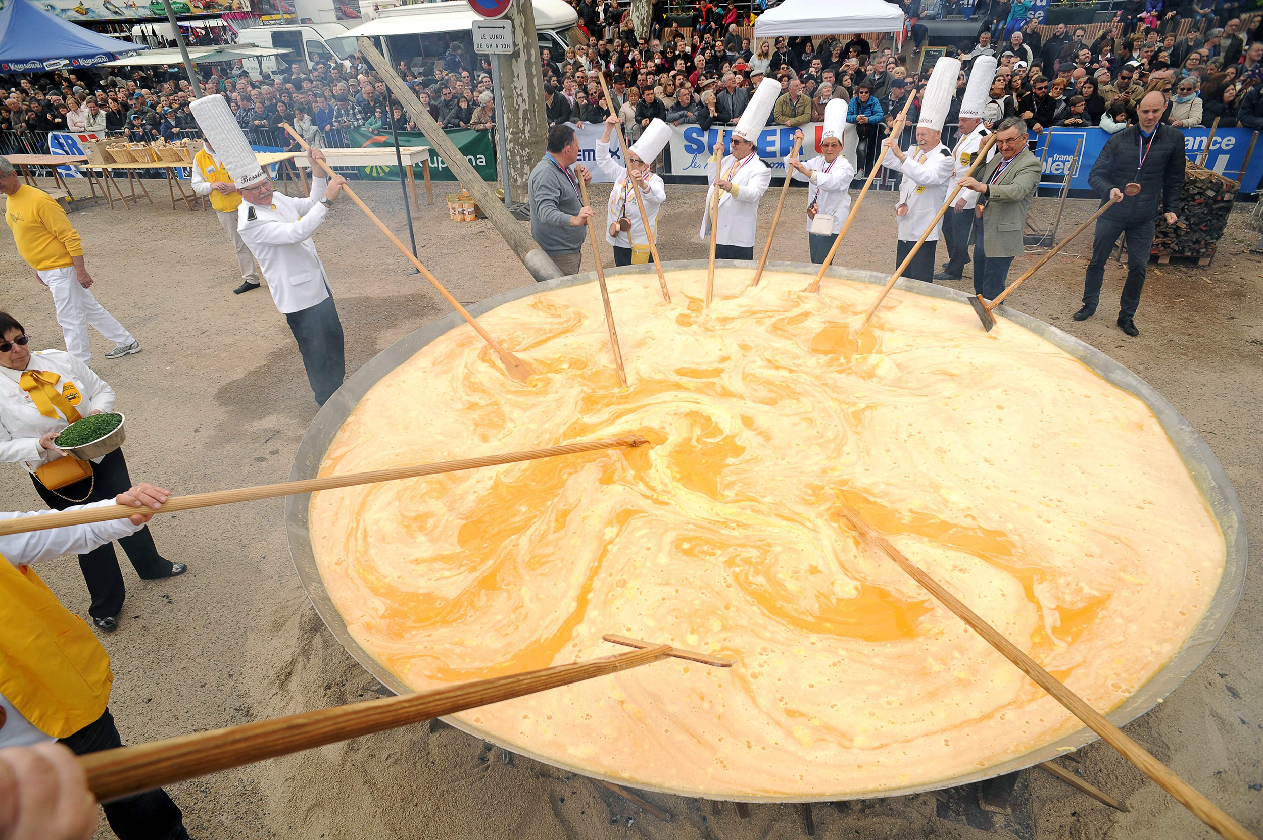 giant-omellete-france-2016.jpg