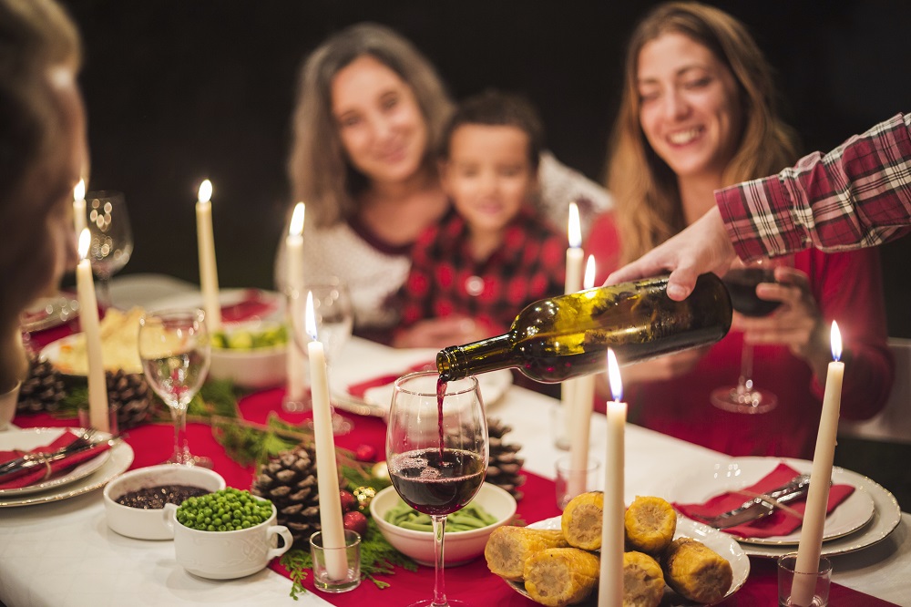 happy-family-christmas-dinner.jpg