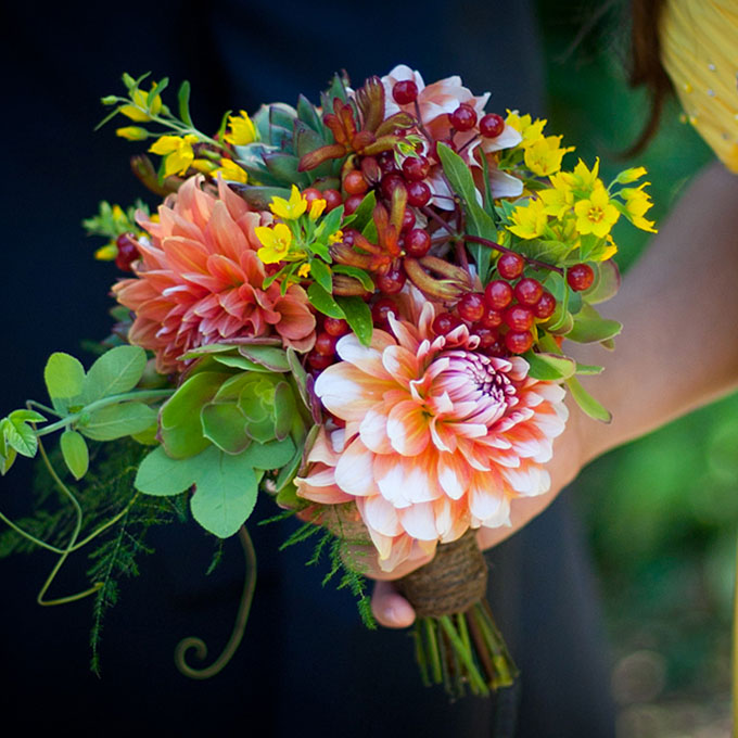 fall-wedding-bouquet-flower-ideas-012.jpg