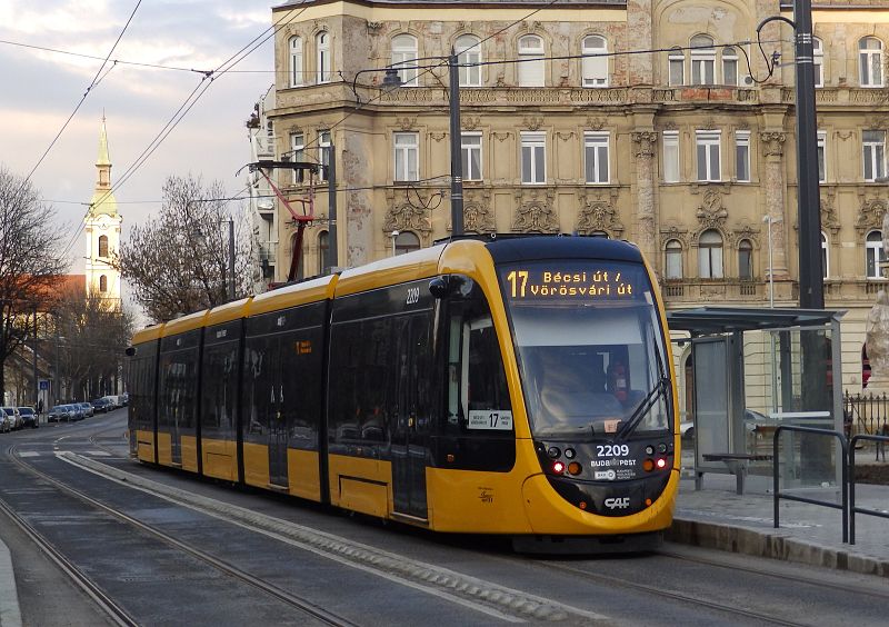 17-es_villamos.jpg