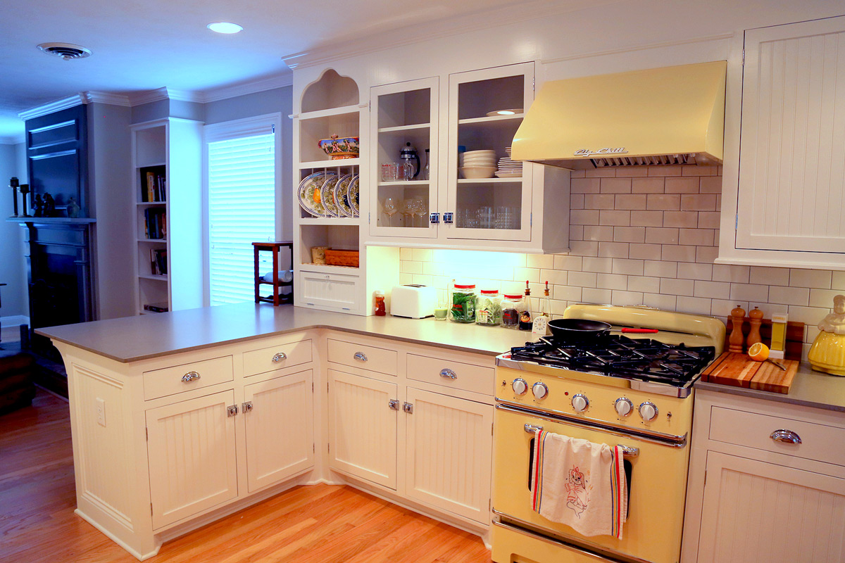 30in-retro-range-hood-yellow-white.jpg